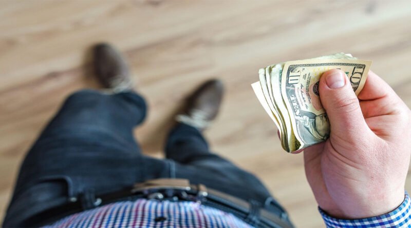 Illustration showing everyday bad money habits like careless spending and lack of savings planning